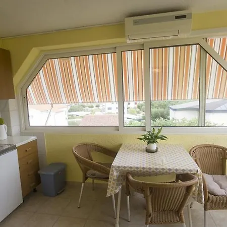 In With Sea View, Balcony, Air Conditioning, Wifi