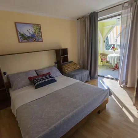 In With Sea View, Balcony, Air Conditioning, Wifi Daire Pakoštane