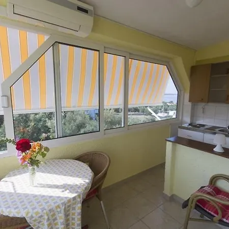 In With Sea View, Balcony, Air Conditioning, Wifi Daire Pakoštane